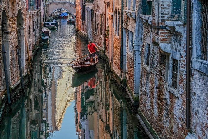 3 Hours Private Original Venice Photo Walk - Timing and Crowds: Why Early Morning Often Makes Photos Easier
