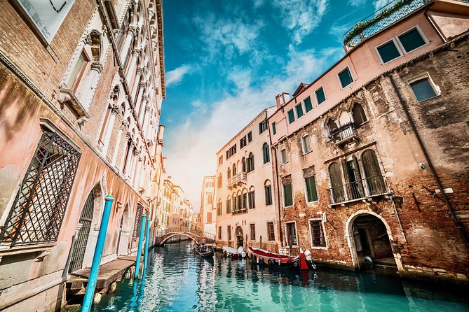 4-Hour Venice guided walking tour with Doge's Palace & St Mark's Basilica - Doge’s Palace: Golden Staircase, Bridge of Sighs, and the “how Venice ran”