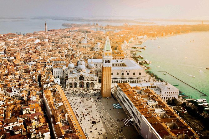4-Hour Venice guided walking tour with Doge's Palace & St Mark's Basilica - St Mark’s Square at 9:00: start smart, then escape the crush