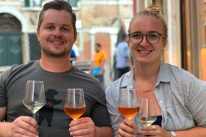 A Venetian Evening: Wine Tasting and Cicchetti with a Local Guide - Venice by Wine Bars and Cicchetti: what the 3 hours actually delivers
