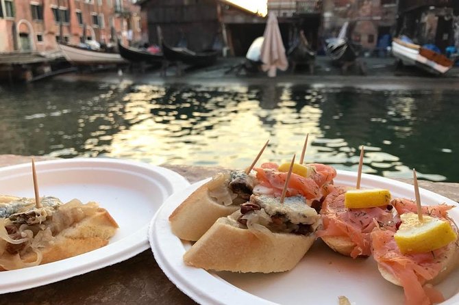 A Venetian Evening: Wine Tasting and Cicchetti with a Local Guide - Who this Venice wine and cicchetti tour suits best