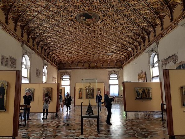 Another Side of the City: Discovering Authentic Venice - Campo San Barnaba: a picturesque Dorsoduro pause