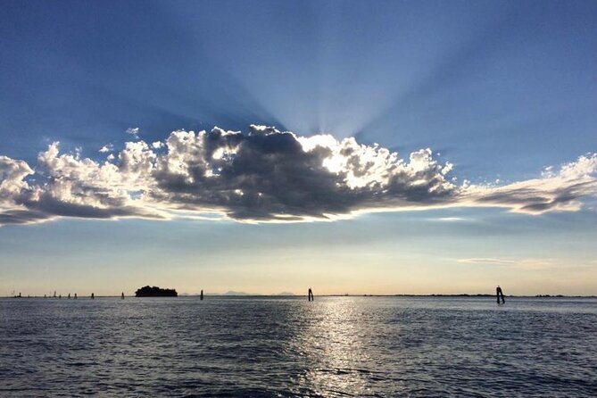 Aperitif at sunset in the Venice lagoon on a private boat. - New Lazaret and Isola delle Vignole: stories of health, exile, and holiday