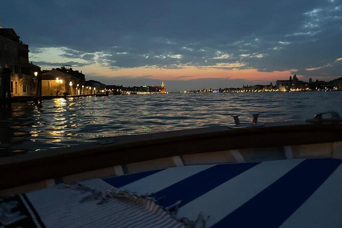 Aperitif at sunset in the Venice lagoon on a private boat. - Arsenale di Venezia: the shipbuilding power you can’t see from streets