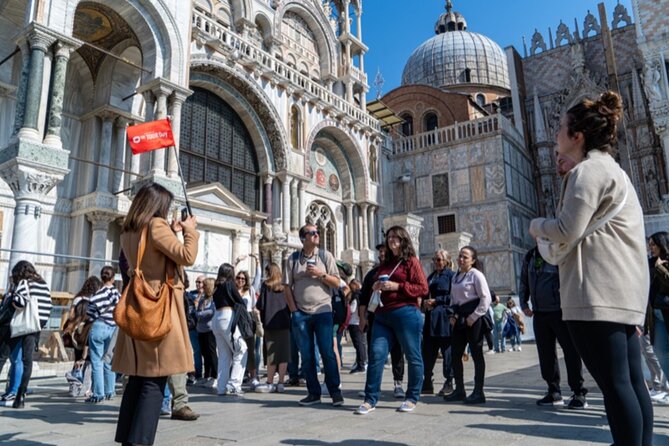 Best Of Venice: Saint Mark's Basilica, Doges Palace with Guide and Gondola Ride - How the guides shape the experience