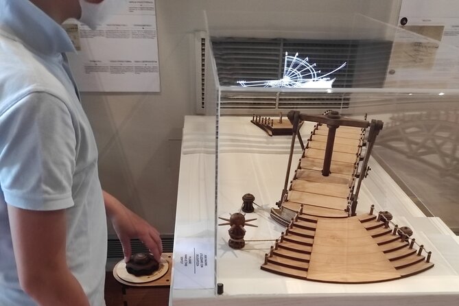Da Vinci Interactive Museum Venice Scuola di San Rocco - Backlit Painting Copies and Anatomy Studies: Art Meets Science