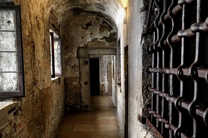 Doge's Palace Guided Tour - Palazzo Ducale in One Hour: Golden Staircase, Atriums, and Chambers