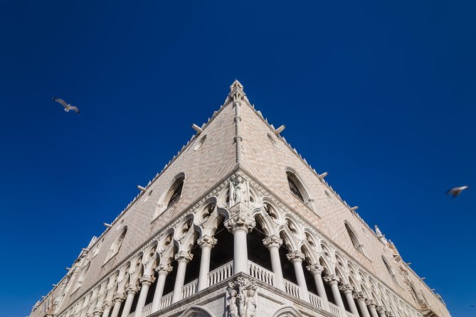 Doge's Palace: Priority Ticket, GuideBook & Optional Bell Tower - What’s actually included: guidebook, city map, and the VR stop