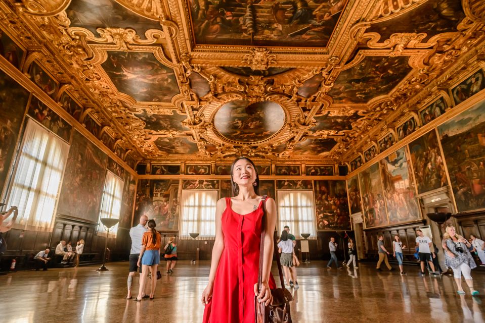 Doge's Palace & St. Mark's Basilica with Terrace Access Tour - Bridge of Sighs and the New Prisons: how the name fits the place