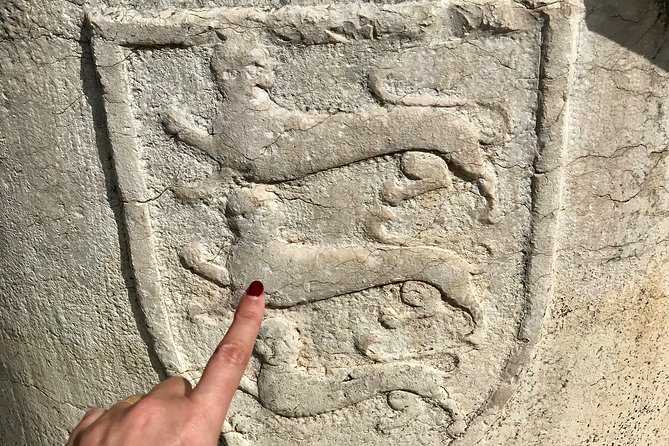 Exclusive Private Venice Jewish Ghetto Tour - Jewish cake, wine, and where food fits into history