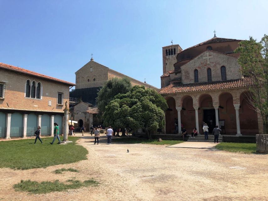 From Jesolo: Day Trip to Murano, Burano, and Torcello - The Guide on Board: Helpful Context vs Island Autonomy