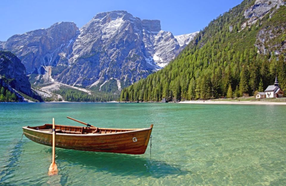 From Venice: Dolomites and Lake Braies Day Trip by Minivan - Rifugio Auronzo altitude: why the route mentions the 2,333-meter viewpoint