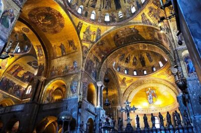 Gondola Ride and St Mark's Basilica Tour - Dress code and inside-comfort tips (so you don’t lose time)
