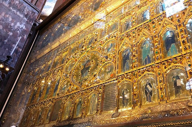 Gondola Ride and St Mark's Basilica Tour - A shared gondola at 3 pm: the good, the trade-off