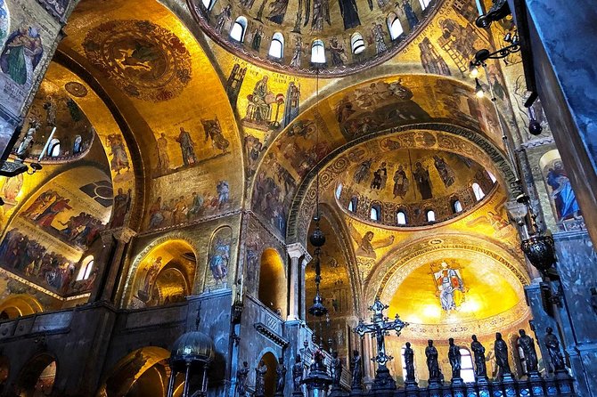 Gondola Ride and St Mark's Basilica Tour - Dress code and inside-comfort tips (so you don’t lose time)