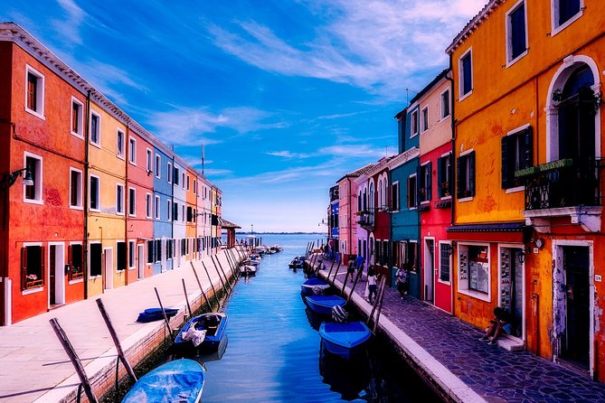 Island Hopping Tour: Mazzorbo, Burano and Murano - Stop 4–6 in Burano: Bridges, Secret Alleys, and Lace at Work