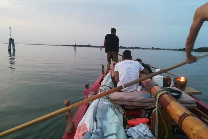 Learn to Row in the Venice Canals - The Boat Lesson: Technique, Timing, and That Forcola Moment