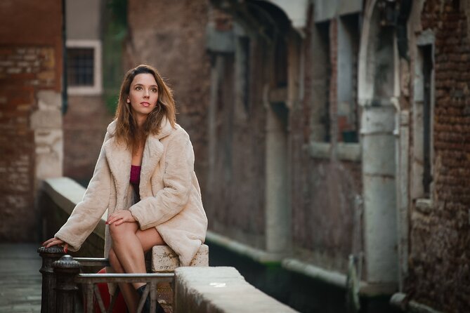 Luxurious Photoshoot in Venice - San Marco Square: Big Architecture, Real People Photos