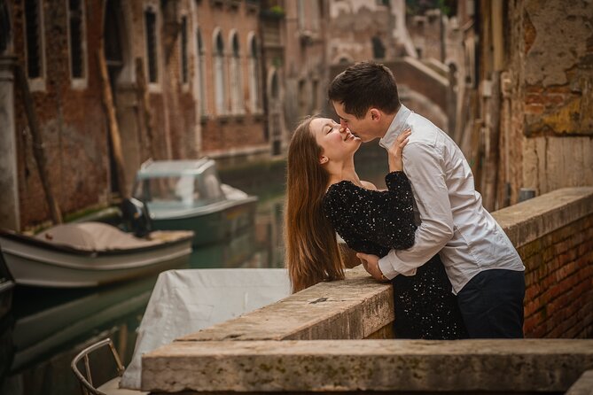 Luxurious Photoshoot in Venice - Daniel’s Approach: Communication, Wardrobe Help, and Crowd Control