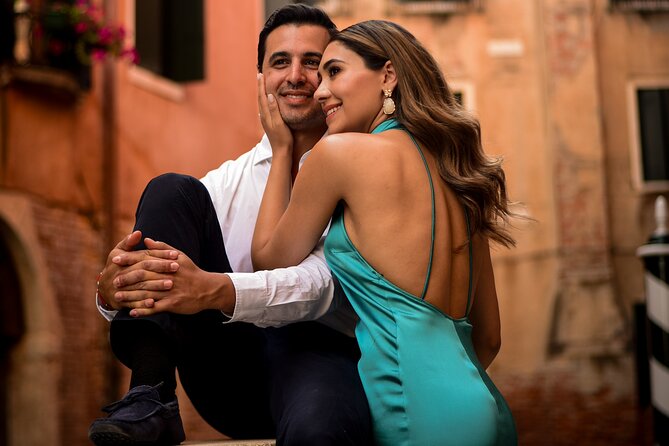 Luxurious Photoshoot in Venice - Price and Value: $362.81 for Up to Five