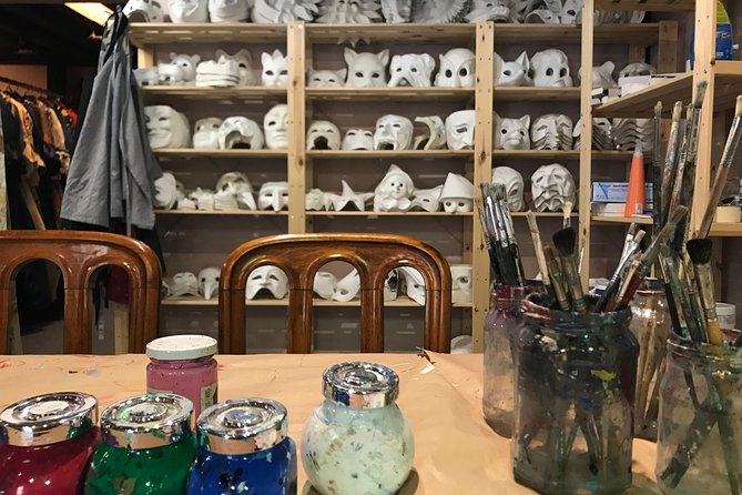 Mask Workshop - Paint Your Own Venetian Mask in Venice, Italy - Finding the right meeting spot: Campo San Tomà to the studio