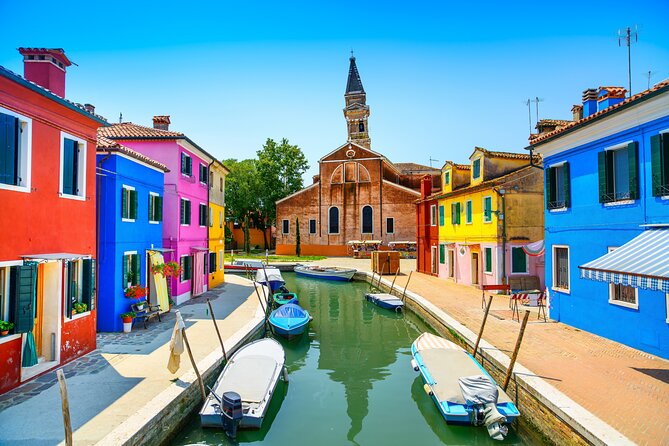 Murano & Burano Islands Guided Small-Group Tour by Private Boat - Quick practical heads-up: Venice access fee and language