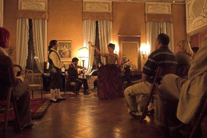 Musica a Palazzo 'Traveling Opera' Performance in Venice - Why This Traveling Opera Works in Venice