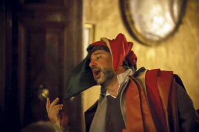 Musica a Palazzo 'Traveling Opera' Performance in Venice - Choosing Between Barber, Traviata, or Rigoletto