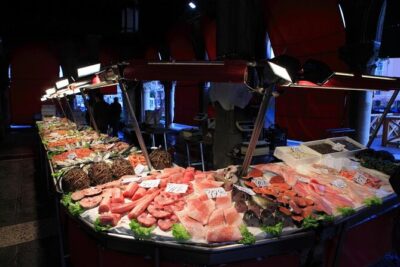 Old Taverns and Rialto Market Food Adventure (come hungry!) - Where the tour starts and how the walk feels