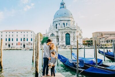 Photo shoot in Venice - Stop 1 in Dorsoduro: quiet streets, romantic backgrounds, and real pacing