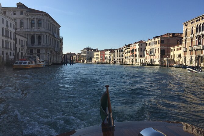 Private Departure,Transfer: Venice Cruise Terminal to Marco Polo Airport - The direct ride to Marco Polo Airport: fast, calm, and flight-focused