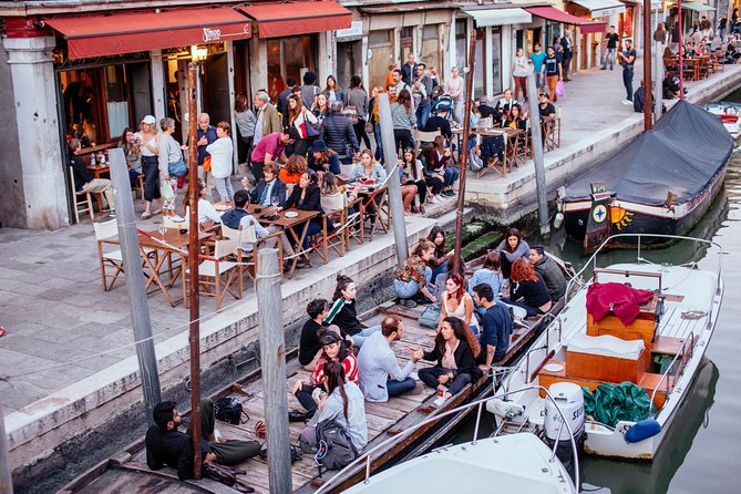 Private Drinks & Bites in Cannaregio Tour - The Private Guide Effect: How the Evening Stays Relaxed