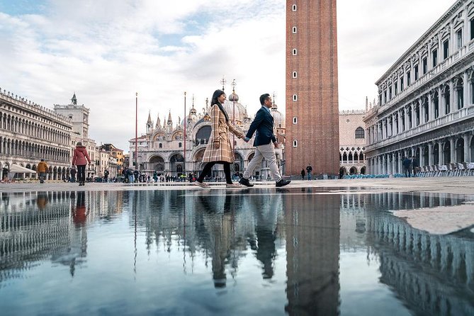 Private Photo Shoot in Venice with Gondola Ride - The Gondola Ride: 30 Minutes of Venice From the Water