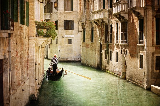 Private Tour: Venice Gondola Ride with Serenade - Palazzo Barbarigo and Murano-glass sparkle on the façade