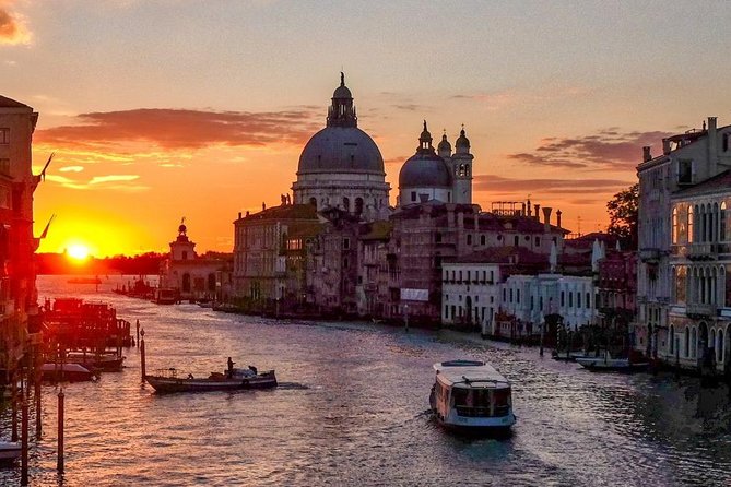 Private Tour: Venice Grand Canal Evening Boat Tour - Why an evening water taxi beats the gondola vibe