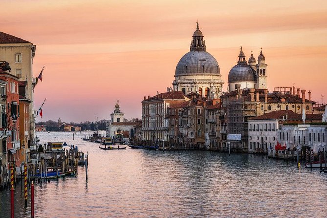 Private Tour: Venice Grand Canal Evening Boat Tour - Picking 1 hour vs 2 hours: what changes in practice