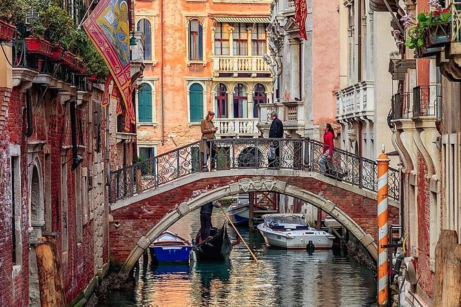 Private Tour: Venice Half-Day Walking Tour - The Salute story: plague memory and canal views from the bridge