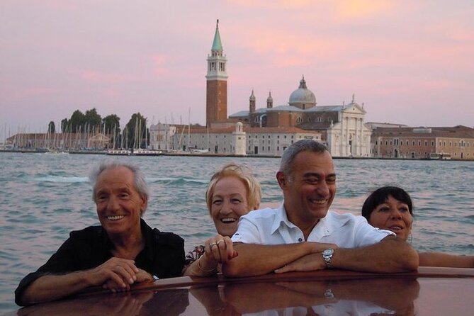 Private Venice Canal Cruise: 2-Hour Grand Canal and Secret Canals - Dorsoduro and gondola craftsmanship: when Venice shows its hands