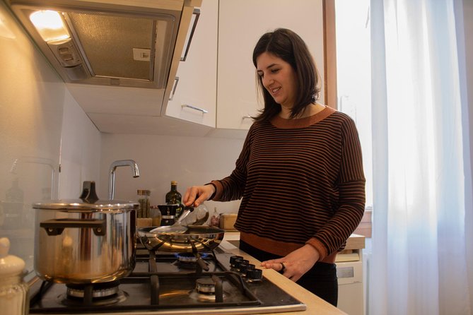 Private Venice Cooking Class and Market Tour with Fun Local Laura - Meeting Laura in Dorsoduro: Getting Started Without Hotel Pickup