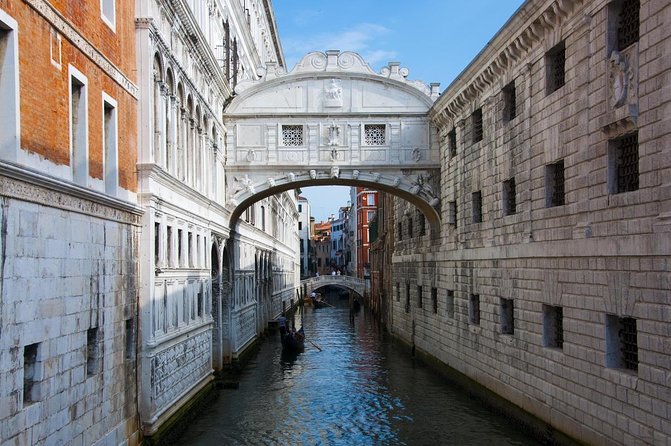 Professional Photographer in Venice, Italy - Timing and conditions: sunrise sessions and “rain or shine” reality