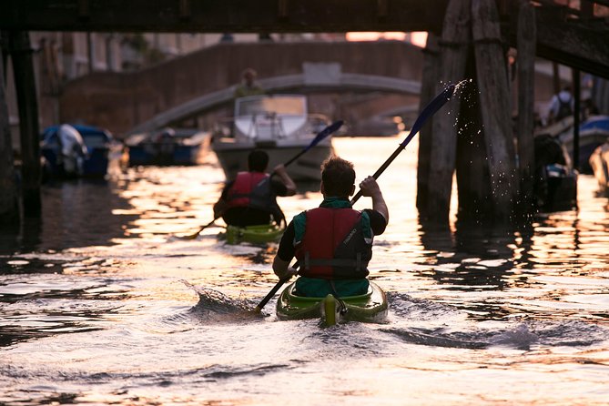Real Venetian Kayak - Tour of Venice Canals with a Local Guide - Your route: from tight canals to a lagoon stretch