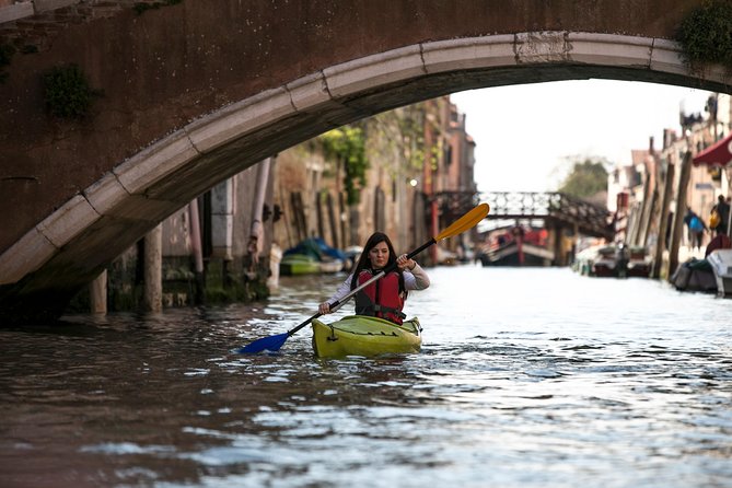 Real Venetian Kayak - Tour of Venice Canals with a Local Guide - Timing and pace: why 1 hour 40 minutes can stretch