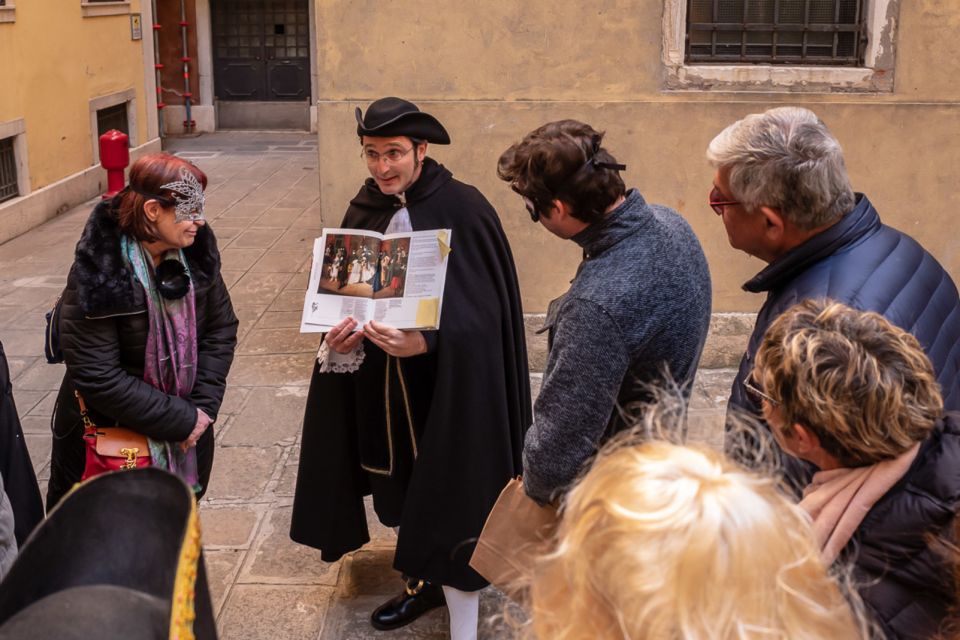 Secrets of Venice Carnival and Life of Casanova Tour - The first streets: San Samuele and the two houses that anchor the story