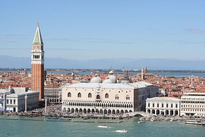Skip the Line St Mark’s Basilica and Doge’s Palace Exclusive Tour - Doge’s Palace walkthrough: architecture as a history lesson