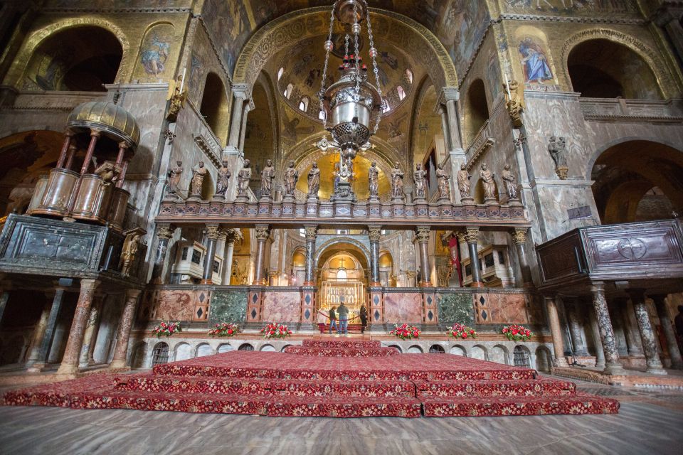 Skip the Line: St. Mark's Basilica Guided Tour - Skip the line through St Peter’s Door: how it works in real Venice