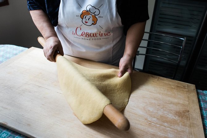 Small Group Pasta and Tiramisu Class at Local's Home in Venice - Cesarina welcome, small-group size, and what it does for your cooking