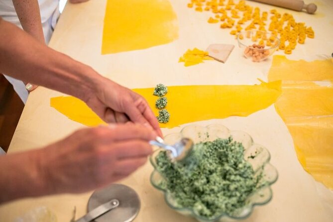Small Group Pasta and Tiramisu Class at Local's Home in Venice - Potential gotchas: meeting point confusion and “what to expect” mindset