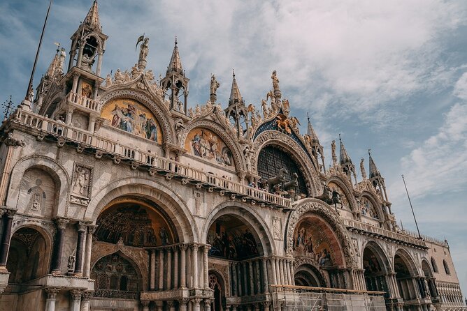 Small-group Saint Mark’s Basilica Priority Access - Priority entry at Piazza San Marco: what you really buy