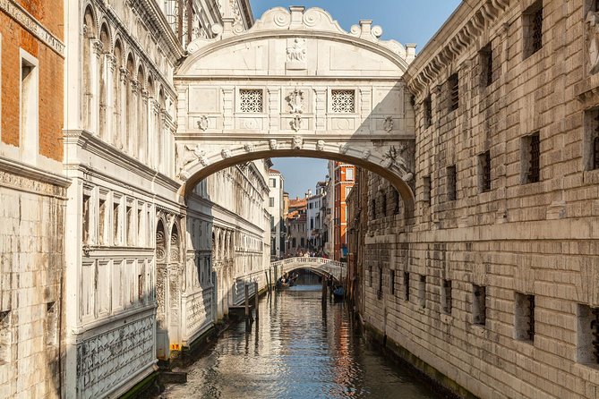 St. Mark's Basilica & Doge Palace + Murano, Burano Guided Tour - Price and value: why it costs more than tickets alone