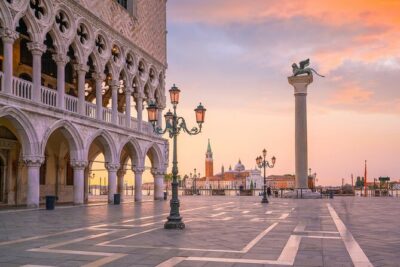St. Mark’s Basilica Guided Tour with Venice Canals Gondola Ride - The walking portion: Rialto, Marco Polo areas, and quick context